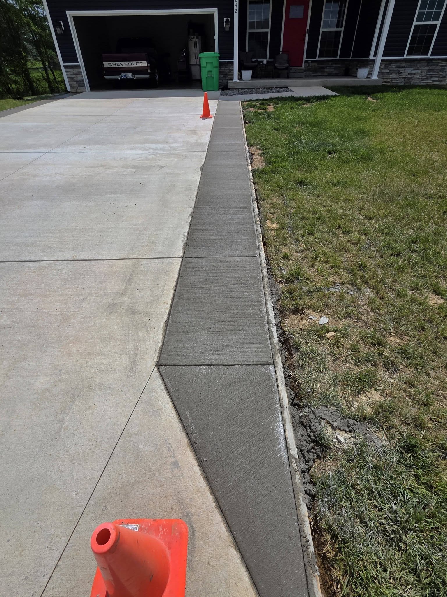CLARKSVILLE / JEFFERSONVILLE HOMEOWNERS - LOOK AT THIS TRANSFORMATION β photo 1